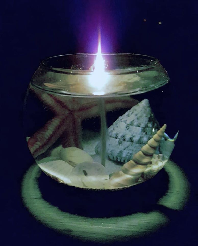 Seascape Gel Candle - Scented - Real Sand & Shells - 14 oz Round