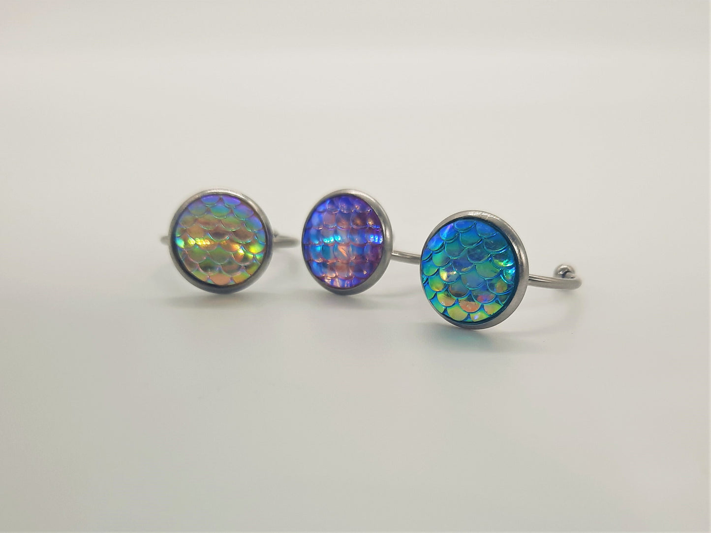 Handcrafted / Handmade Iridescent 12mm Mermaid Scale / Dragon Scale Finger Cuff Ring, Made w/ Hypoallergenic Silver Stainless Steel, Size 7