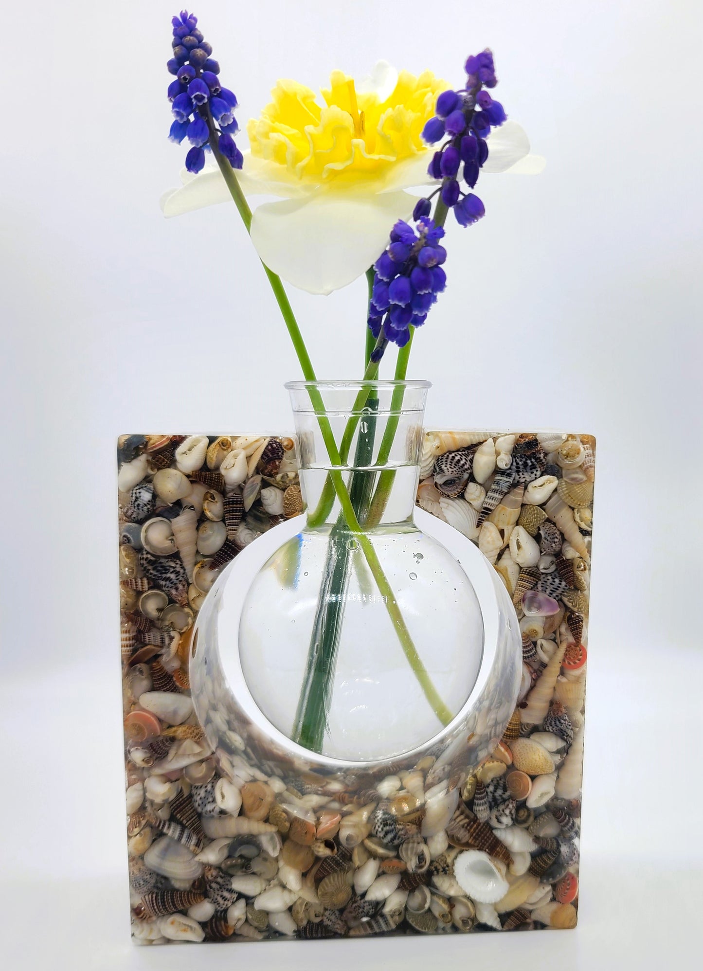 Square Propagation Flower Vase Made with Resin and Seashells