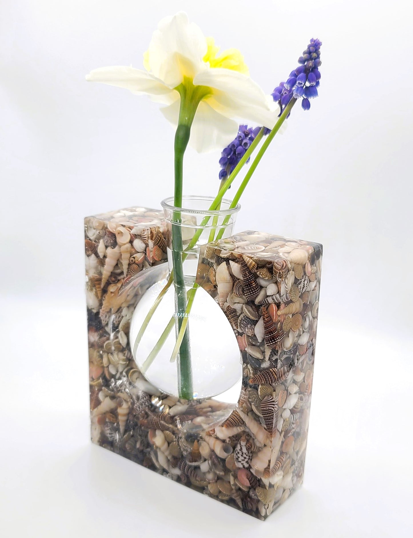 Square Propagation Flower Vase Made with Resin and Seashells