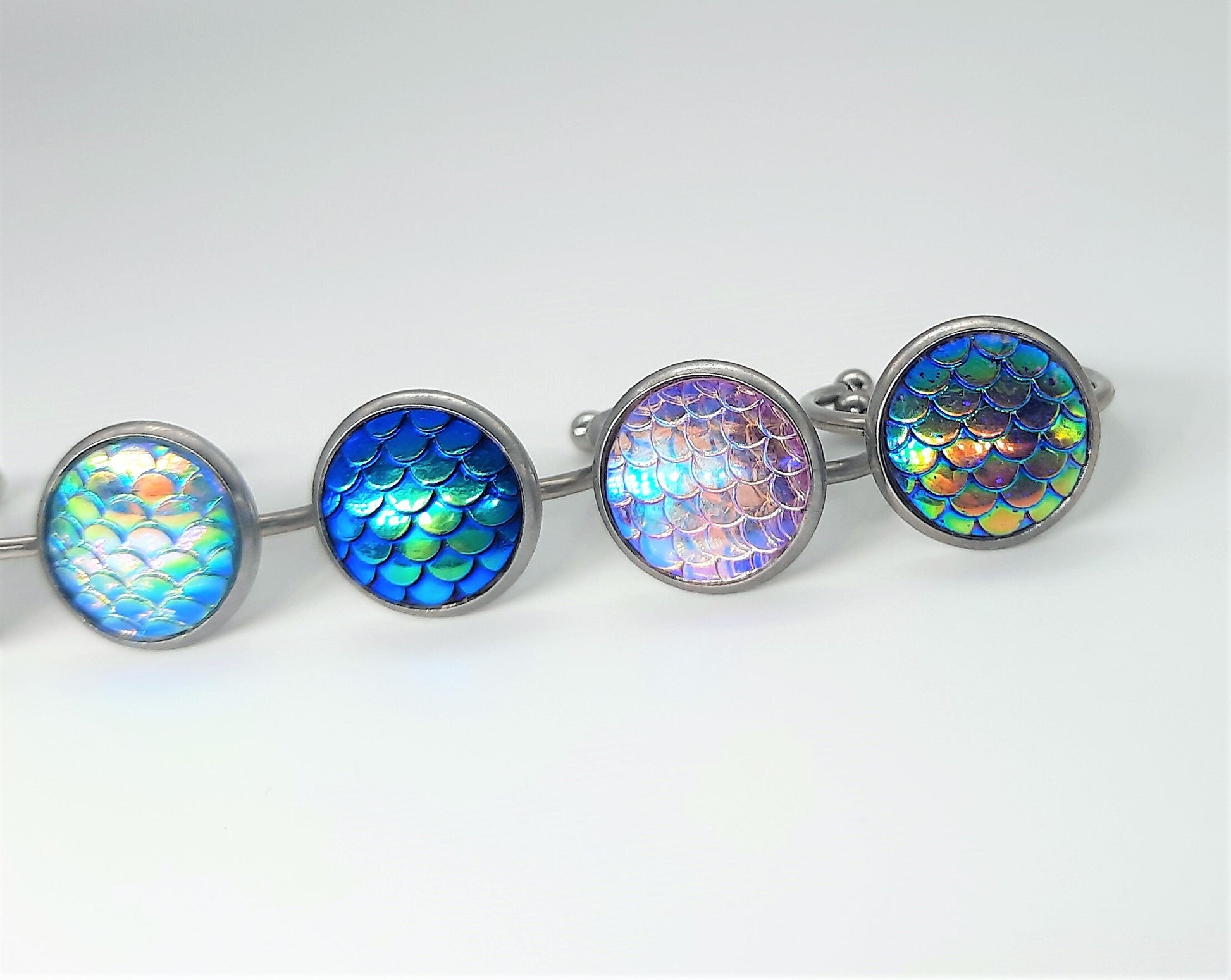 Handcrafted / Handmade Iridescent 12mm Mermaid Scale / Dragon Scale Finger Cuff Ring, Made w/ Hypoallergenic Silver Stainless Steel, Size 7